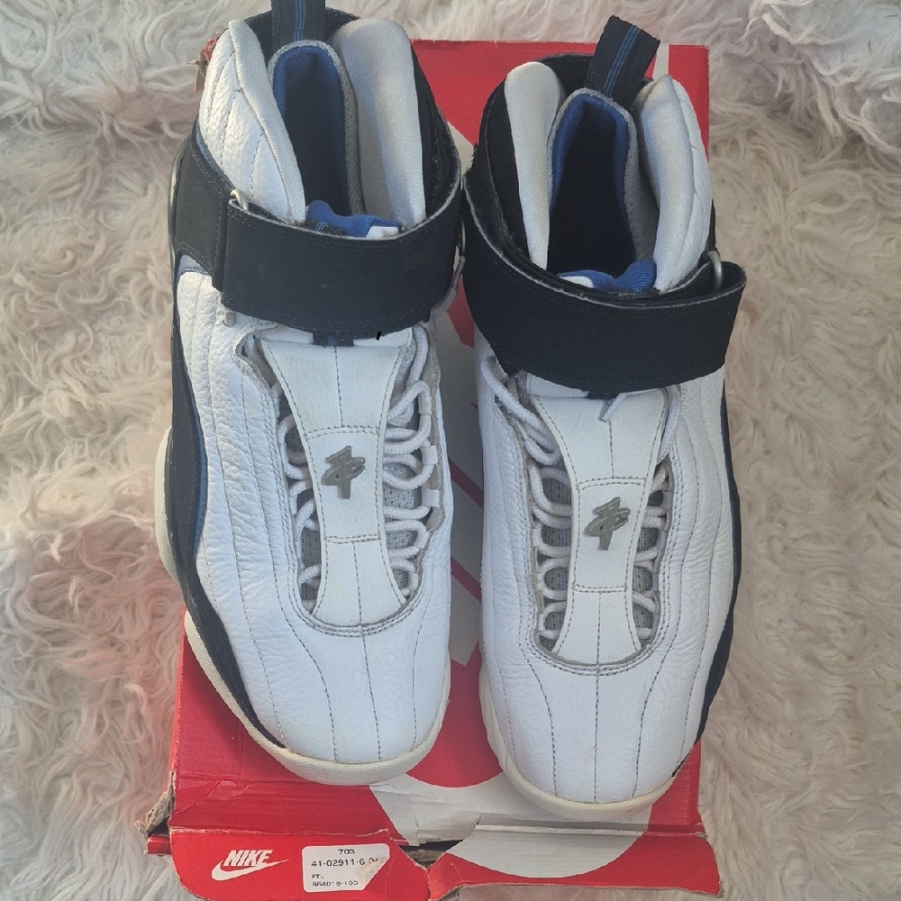 Nike AIR Penny lV Black and White High-Top Sneakers